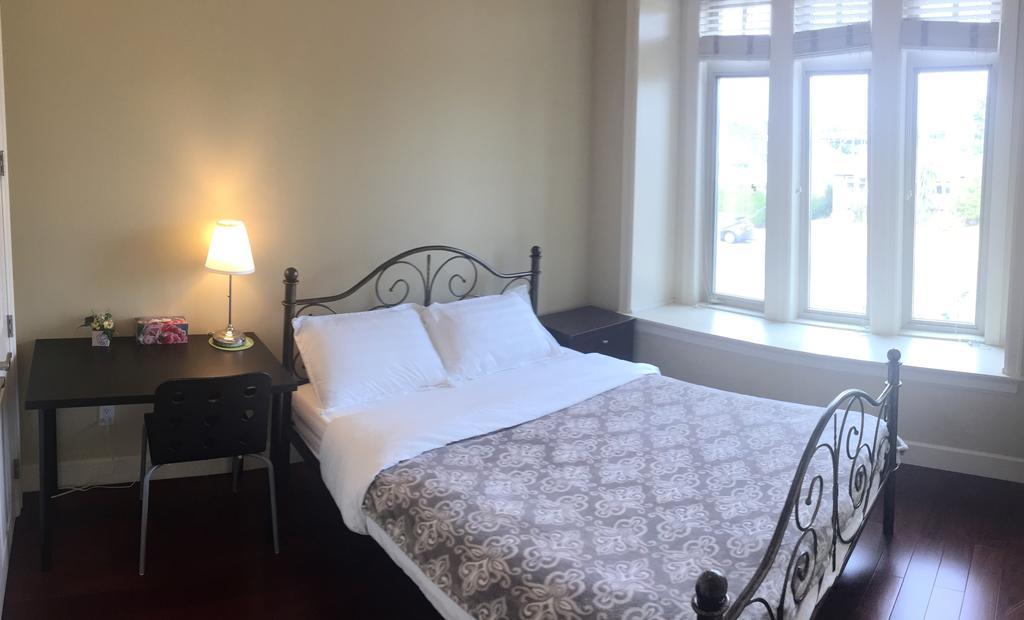 버나비 Imperial House B&B 객실 사진