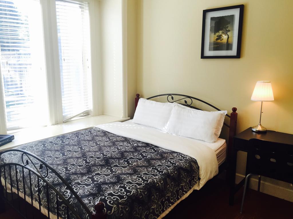 버나비 Imperial House B&B 객실 사진